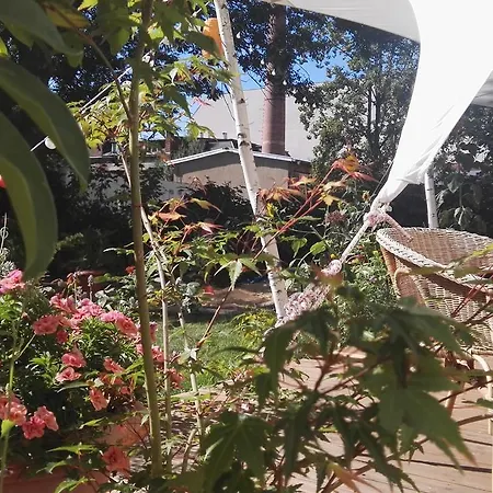 Hostel&garten Eden Hostel *